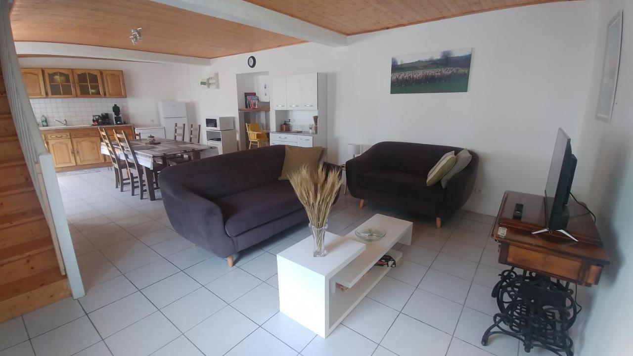 Meuble De Tourisme Au Coeur Du Village A Aramits , Haut Bearn Bagian luar foto